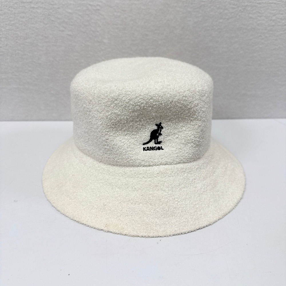 Kangol Bermuda Bucket Hat Size Medium White Terry Cloth Streetwear NEW